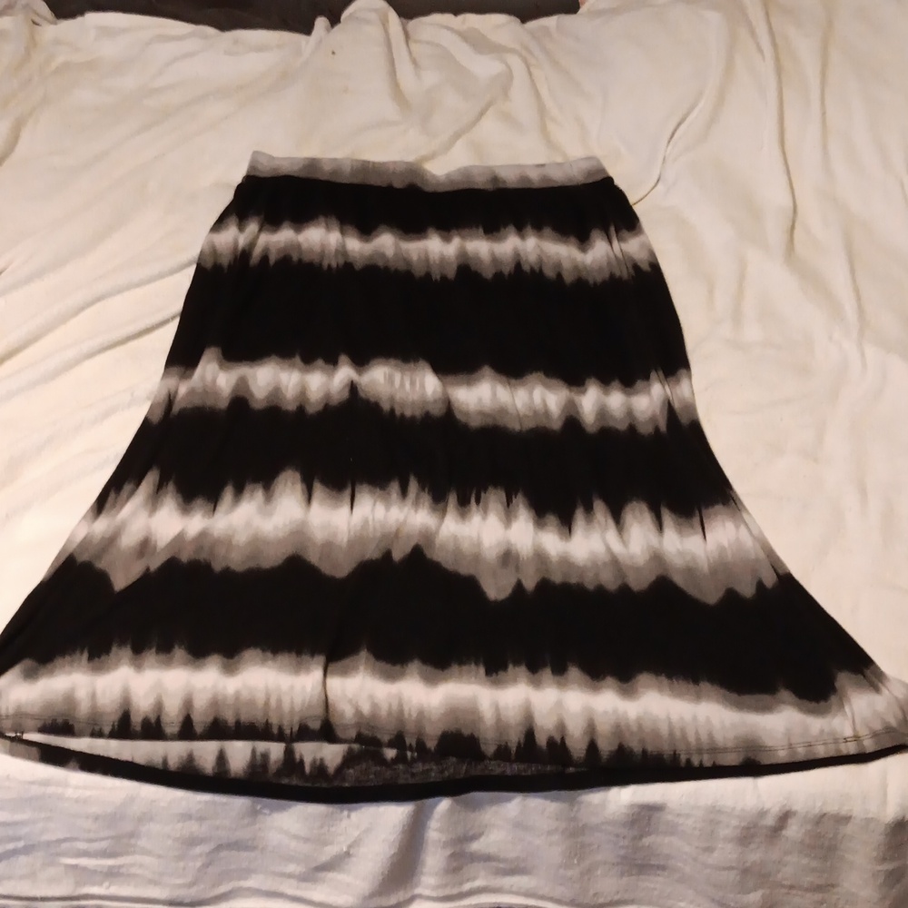 2x Faded Glory maxi skirt